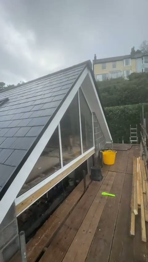 Fitting a Gable-End Apex Screen