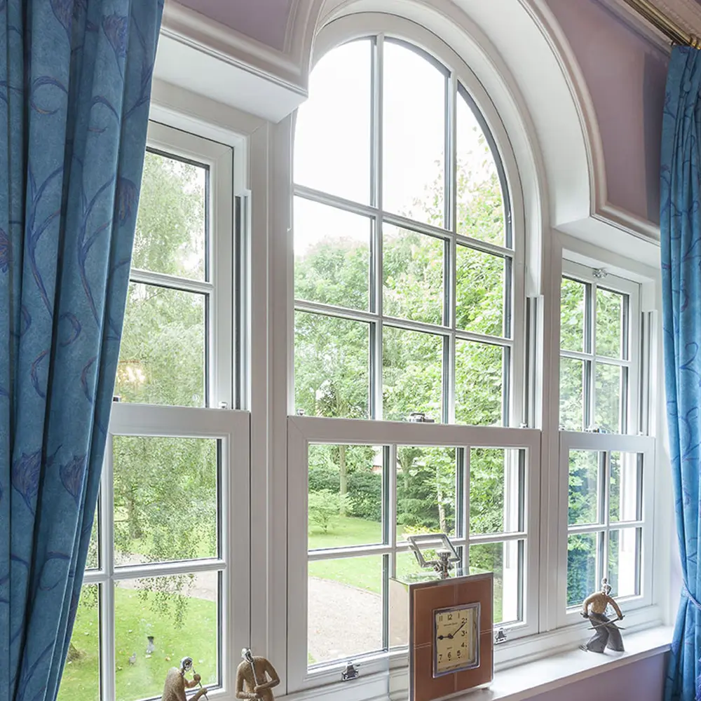 Arched Feature Bay with vertical sliding sash windows