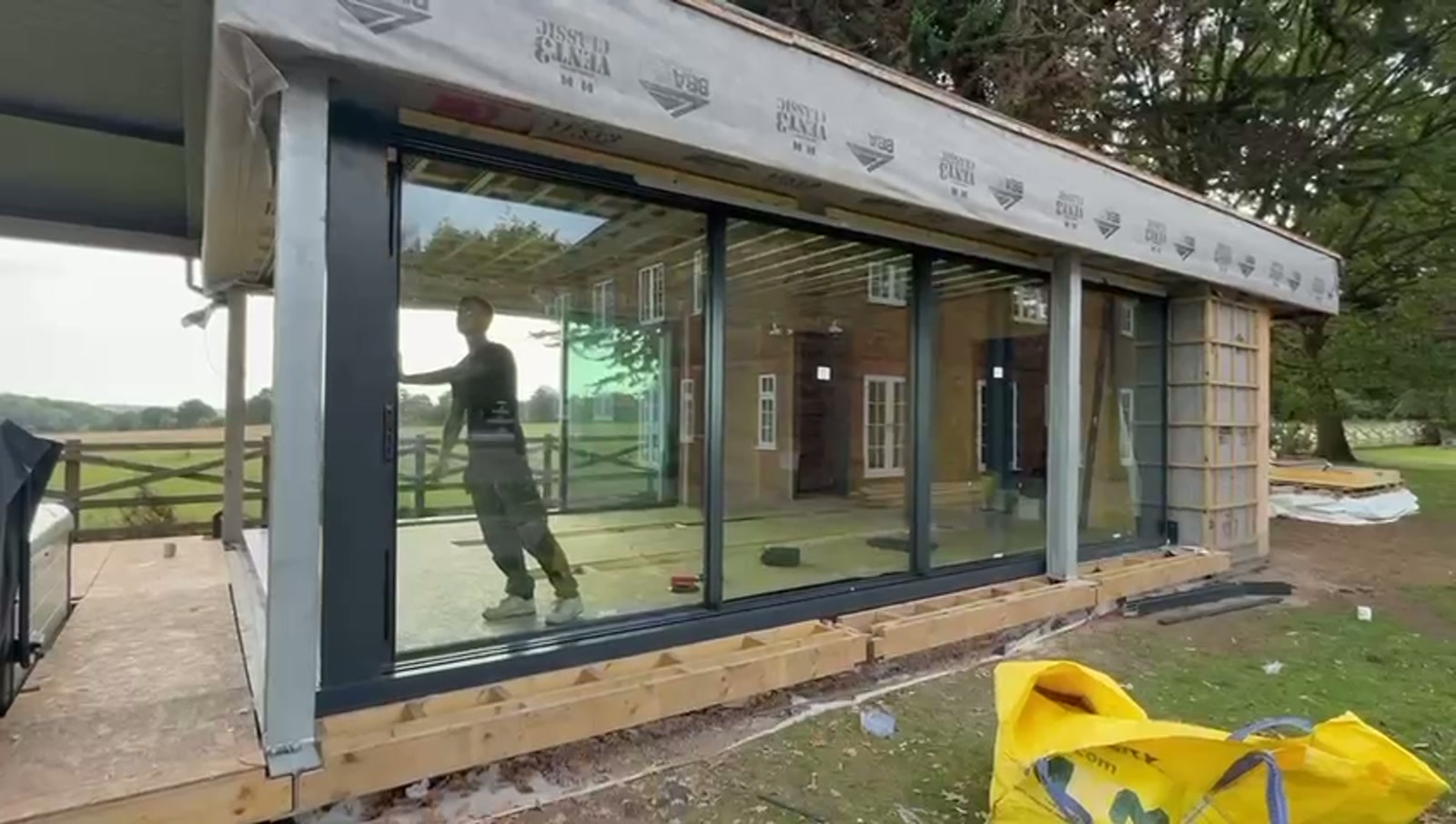 Commissioning a Four-Panel Sliding Door Run